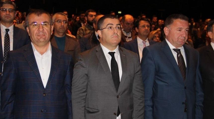 Ceza Hukuk&ccedil;usu Prof. Dr. Ersan Şen: &ldquo;sosyal Medya Bana &Ccedil;ok Tehlikeli Geliyor&rdquo;