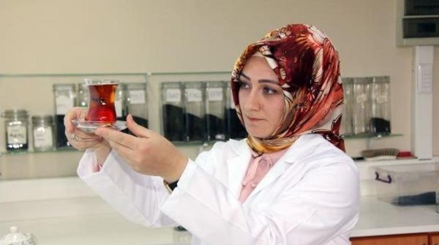 &Ccedil;ay Tadım Şampiyonu 'en Iyi &Ccedil;ay Demleme' Tekniklerini Anlattı