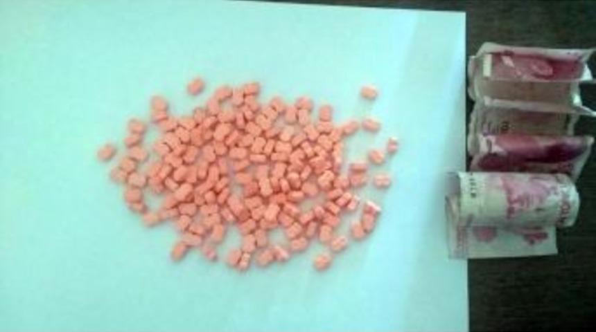 Gen&ccedil;leri Uyuşturucu Hapla Zehirleyen Şahıs Tutuklandı