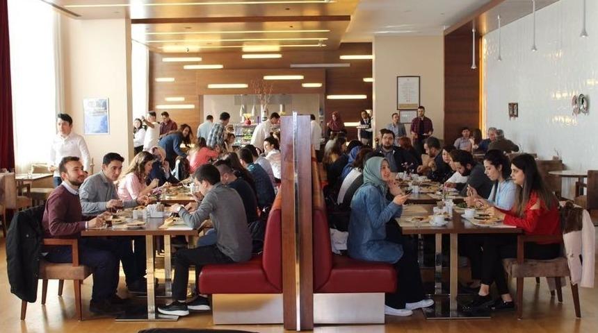 K&uuml;tahya Barosu&rsquo;ndan Stajyer Avukatlara Kahvaltı