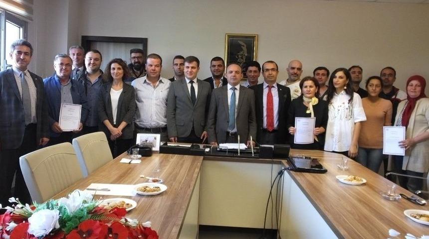 Burhaniye’de Örnek İşletmelere Teşekkür Belgesi Verildi