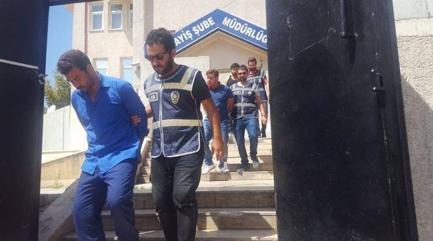 Kavgayla Alakası Olmayan Kadını &Ouml;ld&uuml;renler Tutuklandı