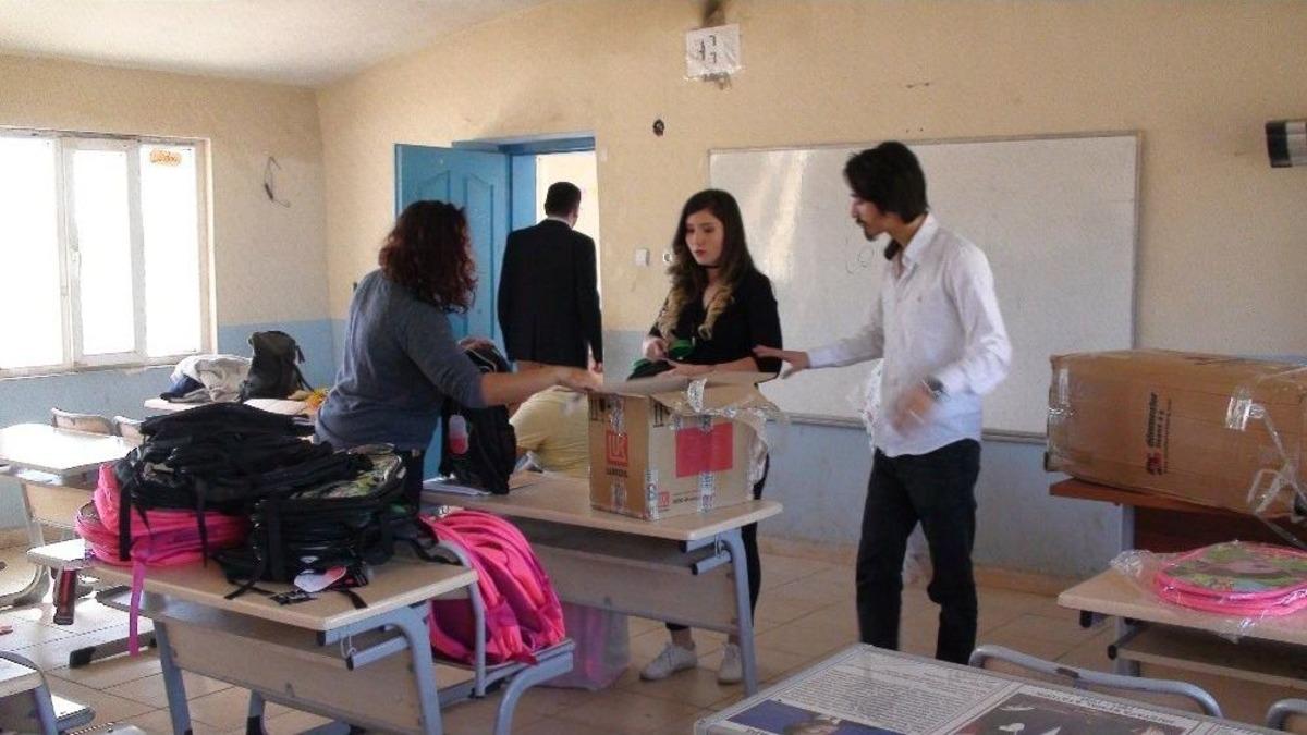 Tobb K&ouml;y Okulu Boyadı, &Ouml;ğrencilere Yardım Dağıttı