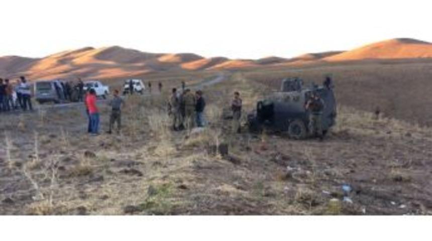 Zırhlı Ara&ccedil; Devrildi: 1 Şehit, 3 Yaralı