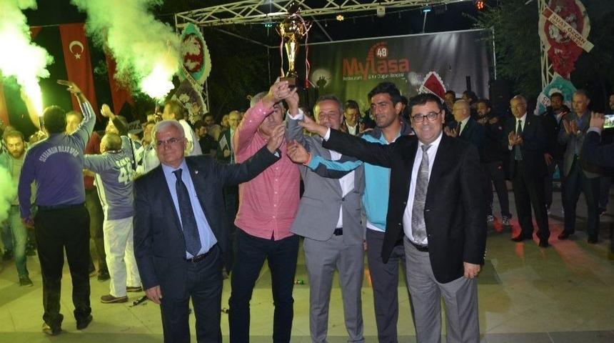 Yeni Milasspor&rsquo;da Şampiyonluk Sevinci Bir Kez Daha Yaşandı