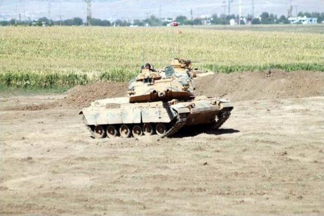Habur&rsquo;Daki Tatbikatta Bug&uuml;n Tanklar Manevra Yaptı 1