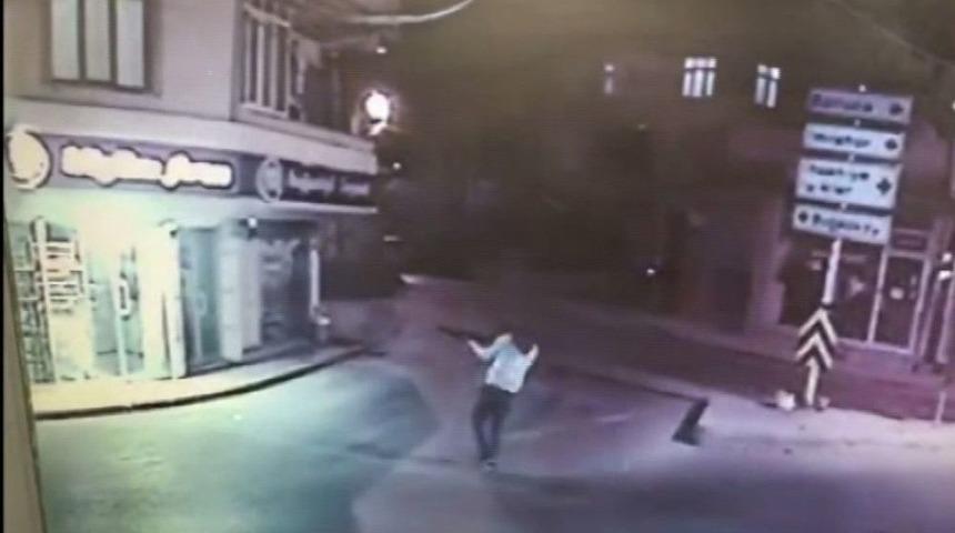 (&ouml;zel Haber) Arnavutk&ouml;y&rsquo;de Pompalı T&uuml;fekli Saldırgan Dehşet Sa&ccedil;tı