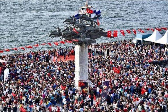 İzmir de 9 Eyl&uuml;l Coşkusu (3) 1