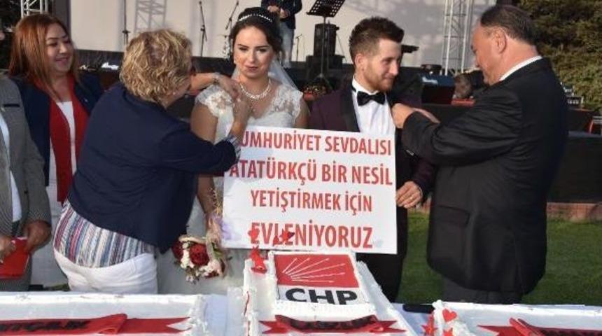 Chp İzmir'de Renkli Yıld&ouml;n&uuml;m&uuml; Kutlaması