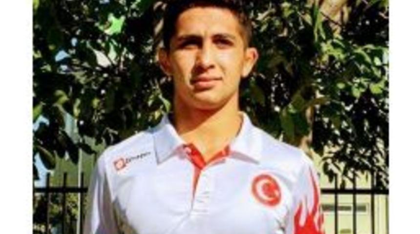 Cavit Acar D&uuml;nya &Uuml;&ccedil;&uuml;nc&uuml;s&uuml;