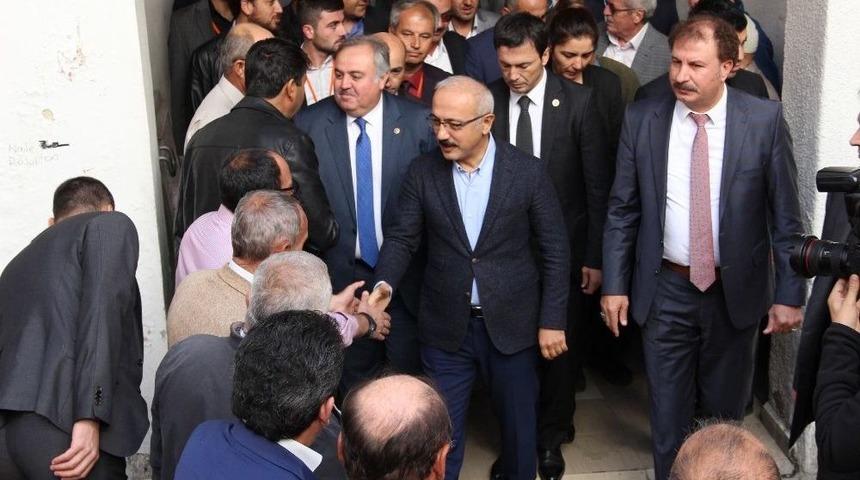 Bakan L&uuml;tfi Elvan: "bug&uuml;ne Kadar Yolumuza &Ccedil;ıkan &Ccedil;etelerden Asla Korkumuz Olmadı"