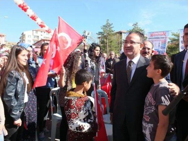 Bekir Bozdağ: Suriye'nin Kuzeyinde Terör Koridoru Oluşturulmasına Türkiye Izin Vermez