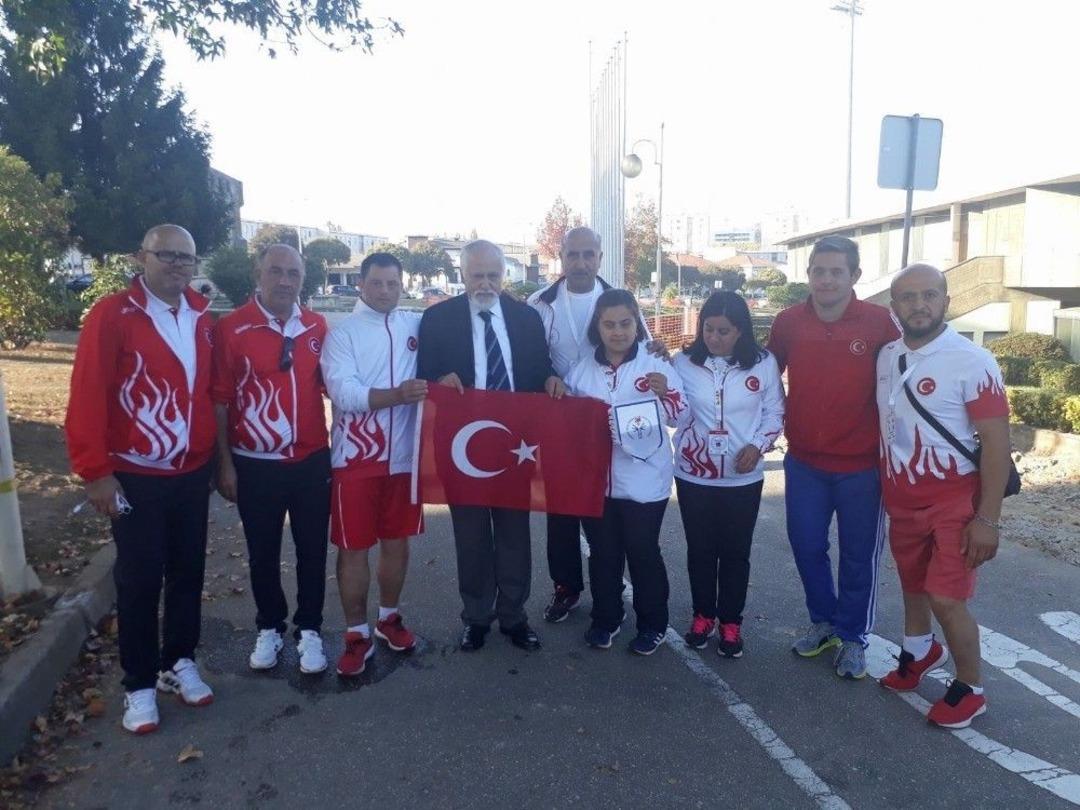 Down Sendromlu &Ouml;zel Sporcular D&uuml;nya Şampiyonası&rsquo;nda Madalyaları Almaya Başladı