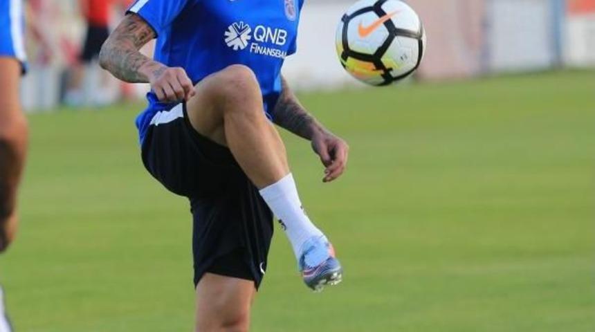 Trabzonspor&rsquo;Da Yeni Transferler Sosa Ile Volkan Şen, Ilk Kez Antrenmana &Ccedil;ıktı