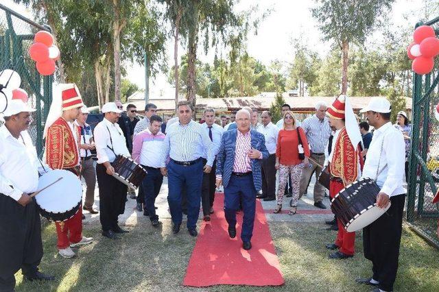 Tarsus&rsquo;un Kirvesi Şevket Can, 606 &Ccedil;ocuğa Unutulmaz Bir G&uuml;n Yaşattı 3