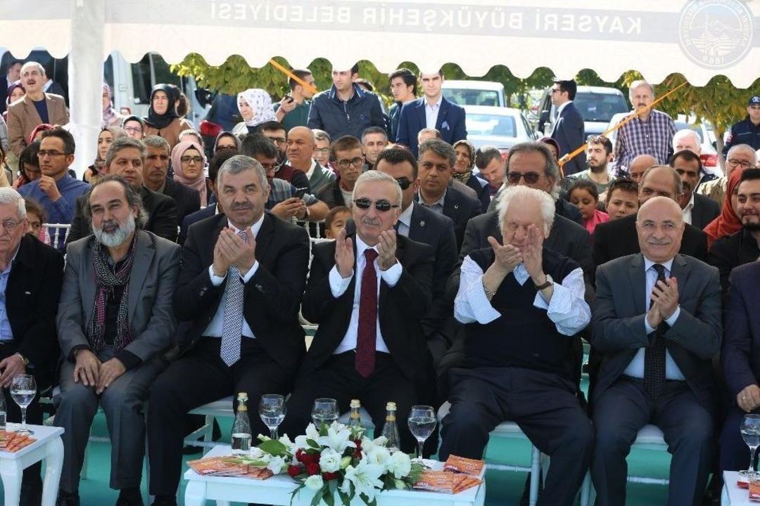 B&uuml;y&uuml;kşehir Belediyesi Kitap Fuarı A&ccedil;ıldı