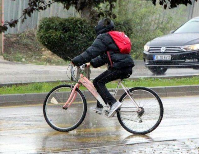 Bolu da Sağanak Yağış Etkili Oldu 1