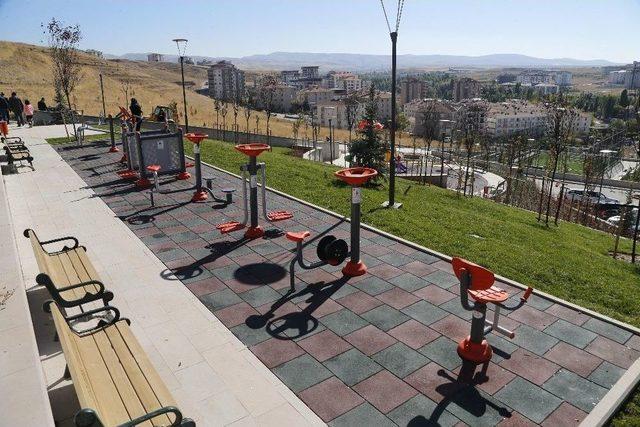 Başkan Duruay Park Çalışmalarını İnceledi