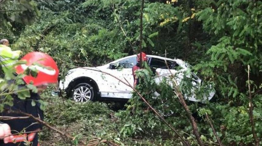 Ticari Ara&ccedil; Cipe &Ccedil;arptı: 3 Yaralı