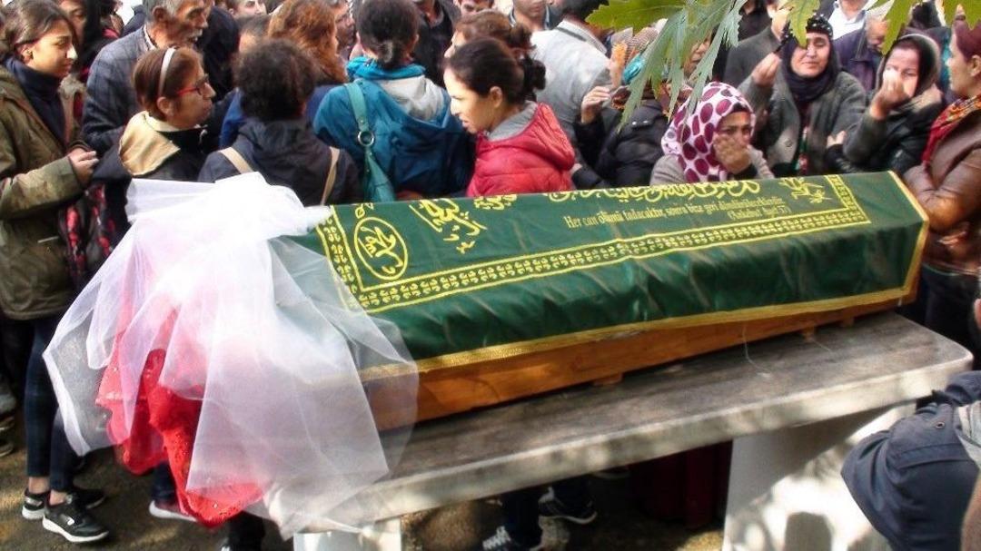 17 Yaşındaki Helin Paland&ouml;ken Son Yolculuğuna Uğurlandı