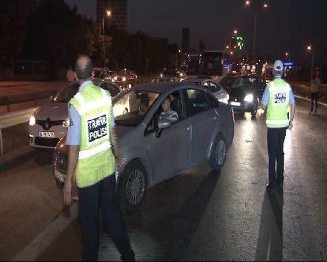 Kartal'da Patates Yüklü Kamyon Devrildi: 1'i Çocuk, 2 Yaralı