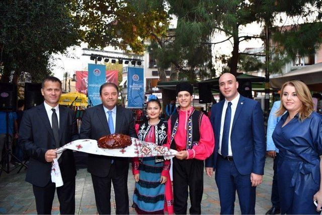 Maltepe’de Gagavuzlar, Halk Oyunlarıyla Büyüledi