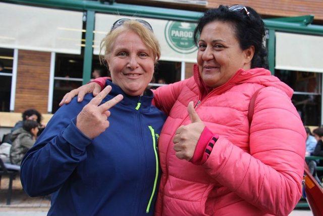 Eskişehir&rsquo;de &rsquo;&ccedil;ekirdek &Ccedil;itleyen Eşek&rsquo; Heykeli Tartışması 1