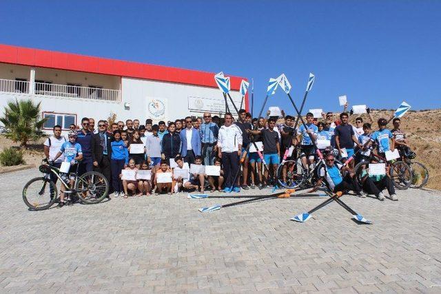 &Uuml;&ccedil; Yarış Birden Yapıldı 2