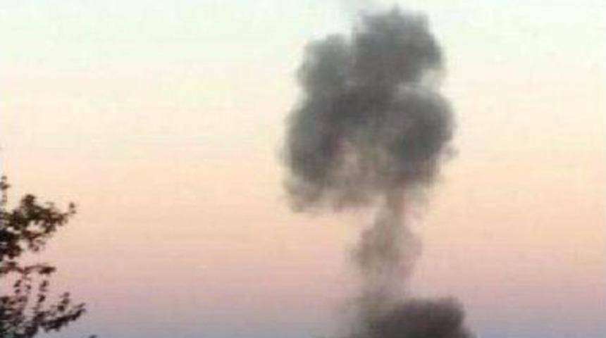 Karakola Bombalı Ara&ccedil;la Intihar Saldırısı: 1 Asker Yaralı