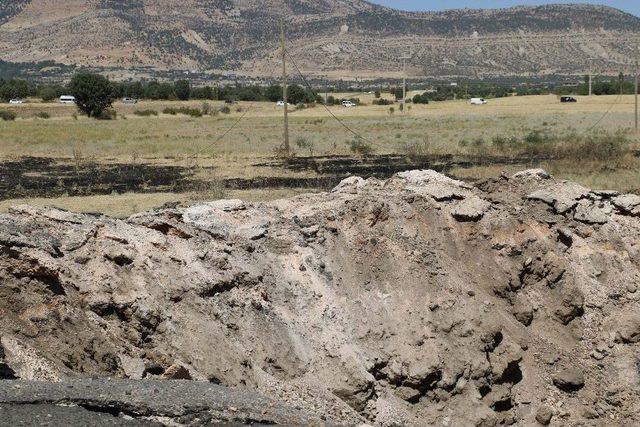 Karakola Bomba Yüklü Minibüsle İntihar Saldırısı Yapıldı