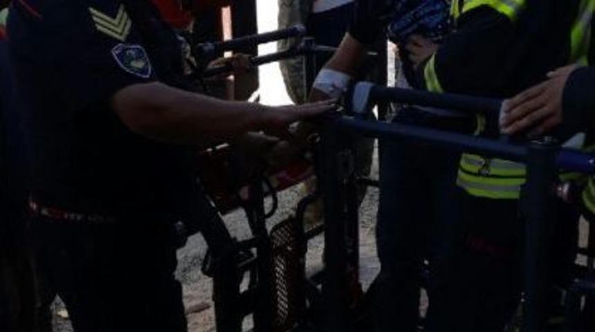 Kalp Krizi Ge&ccedil;irince 35 Metre Y&uuml;ksekte Mahsur Kalan Vin&ccedil; Operat&ouml;r&uuml; Kurtarıldı