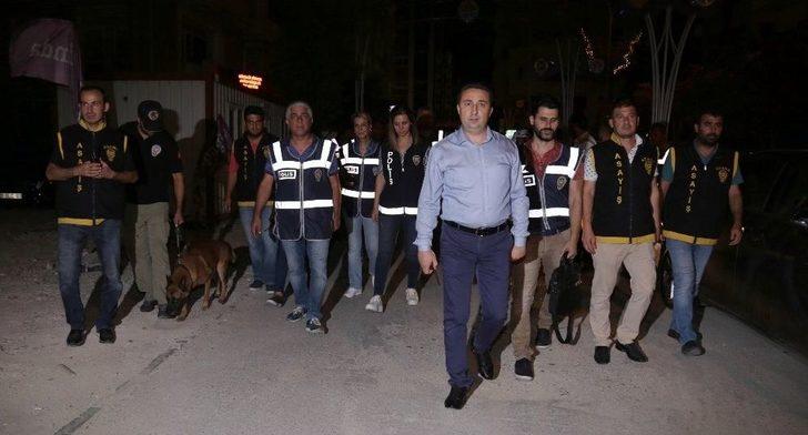 Kafe Ve Barlarda Dedektör Köpekle Arama G4