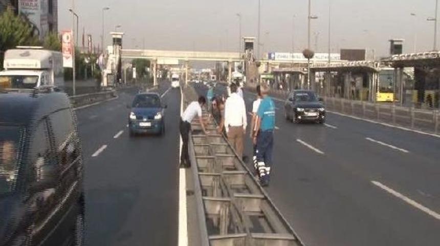 &Uuml;st Ge&ccedil;idi Kullanmadı, Otomobil &Ccedil;arptı...