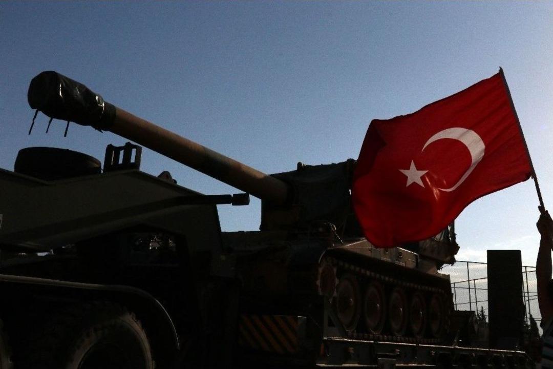 İdlib İntikaline Fırtına Ob&uuml;s&uuml; Ve Leopar Tank Kurtarıcı Sevk Edildi