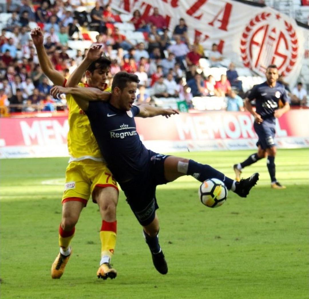 S&uuml;per Lig: Antalyaspor: 1 - G&ouml;ztepe: 2 (ilk Yarı)