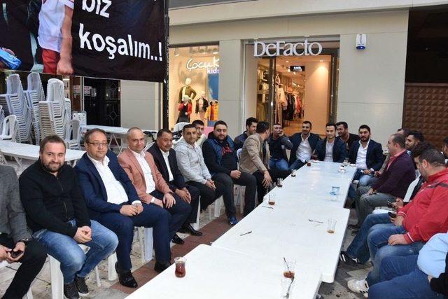 Çarşı Esnafından Mersinli’ye Büyük Destek