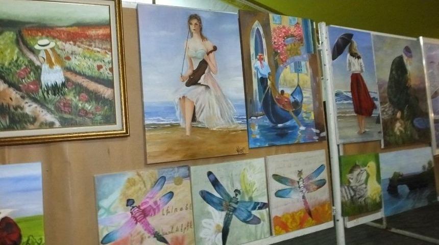 Burhaniye&rsquo;de Bayan Ressamlara Teşekk&uuml;r Belgesi