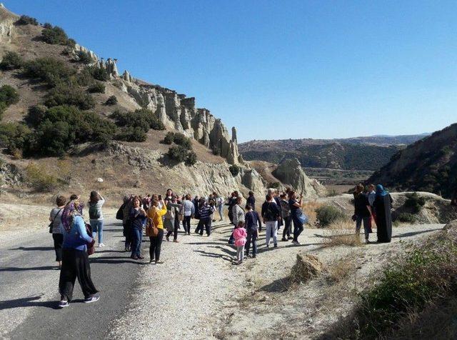 Akhisarlı Kadınlar Kula’ya Hayran Kaldı