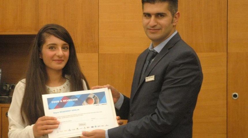 Stajını Tamamlayan &Ouml;ğrencilere Sertifika