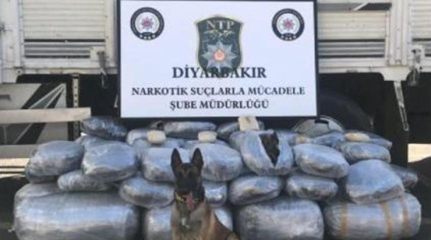 Diyarbakır'da 452 Kilo Esrar Ele Ge&ccedil;irildi