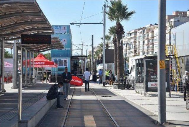 Karşıyaka Tramvayına Bisiklet Yarışı Molası