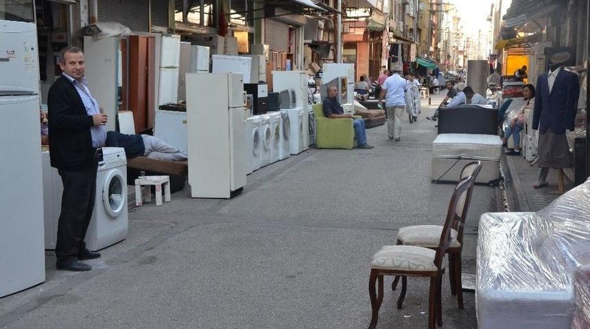 2. El Eşya Satıcılarına Öğrenciler Yoğun İlgi Gösteriyor