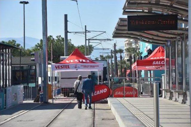 Karşıyaka Tramvayına Bisiklet Yarışı Molası