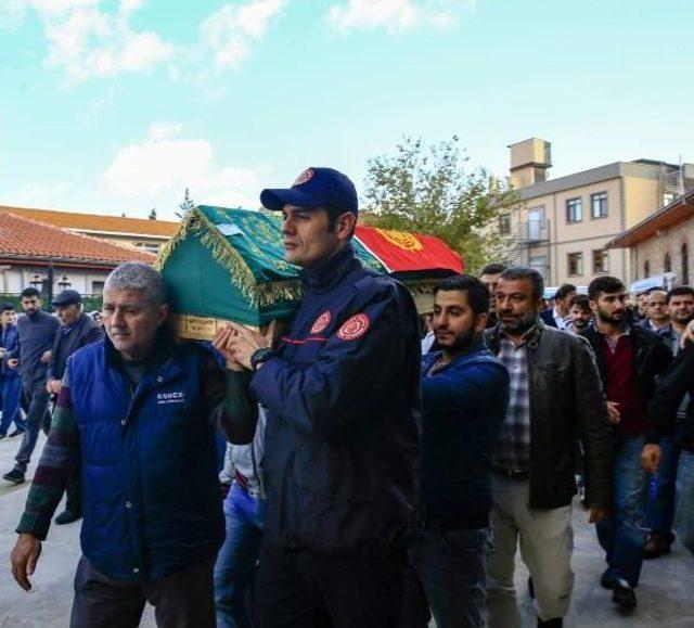 Küçük Itfaiyeci Son Yolculuğuna Itfaiyeci Amcaları Tarafından Uğurlandı