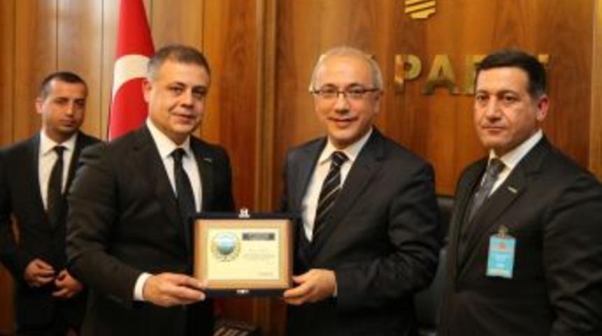 İzol; "otoyol Müjdesi, Mersin’in Yüzünü Güldürdü"