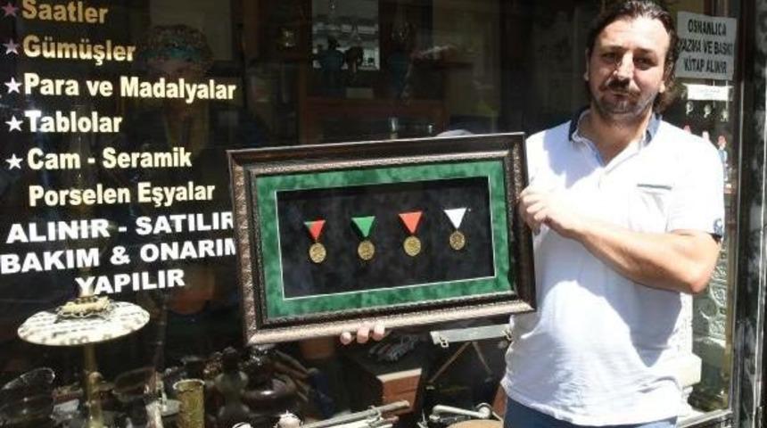 Kahramanların Torunları Madalya Ve Beratları Satıyor