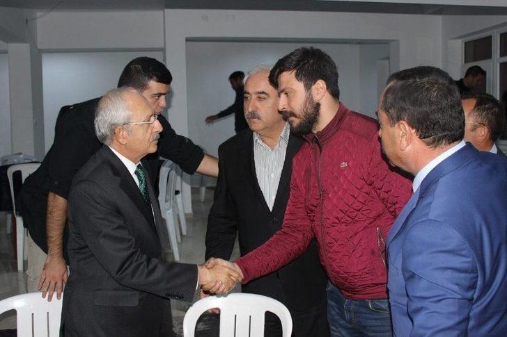 Kılıçdaroğlu Taziyeden Çıkarken Aşçıların Özçekim Israrını Kırmadı G2