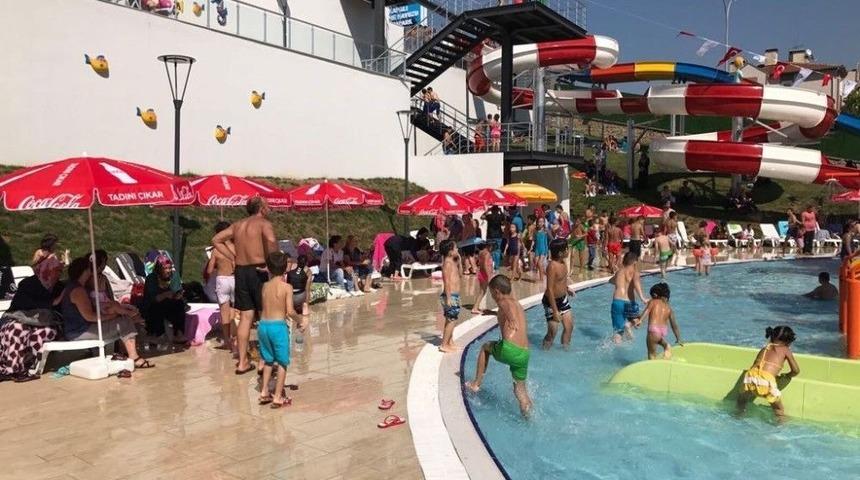 Vatandaşlar Aquaparka Akın Etti