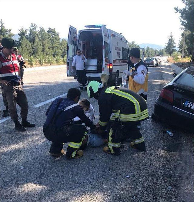 Denizli’de Otomobiller Çarpıştı: 2’si Ağır, 4 Yaralı