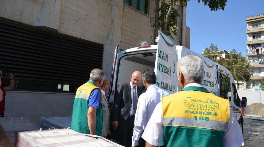 Belediye 2 Yeni Cenaze Taşıma Aracı Aldı